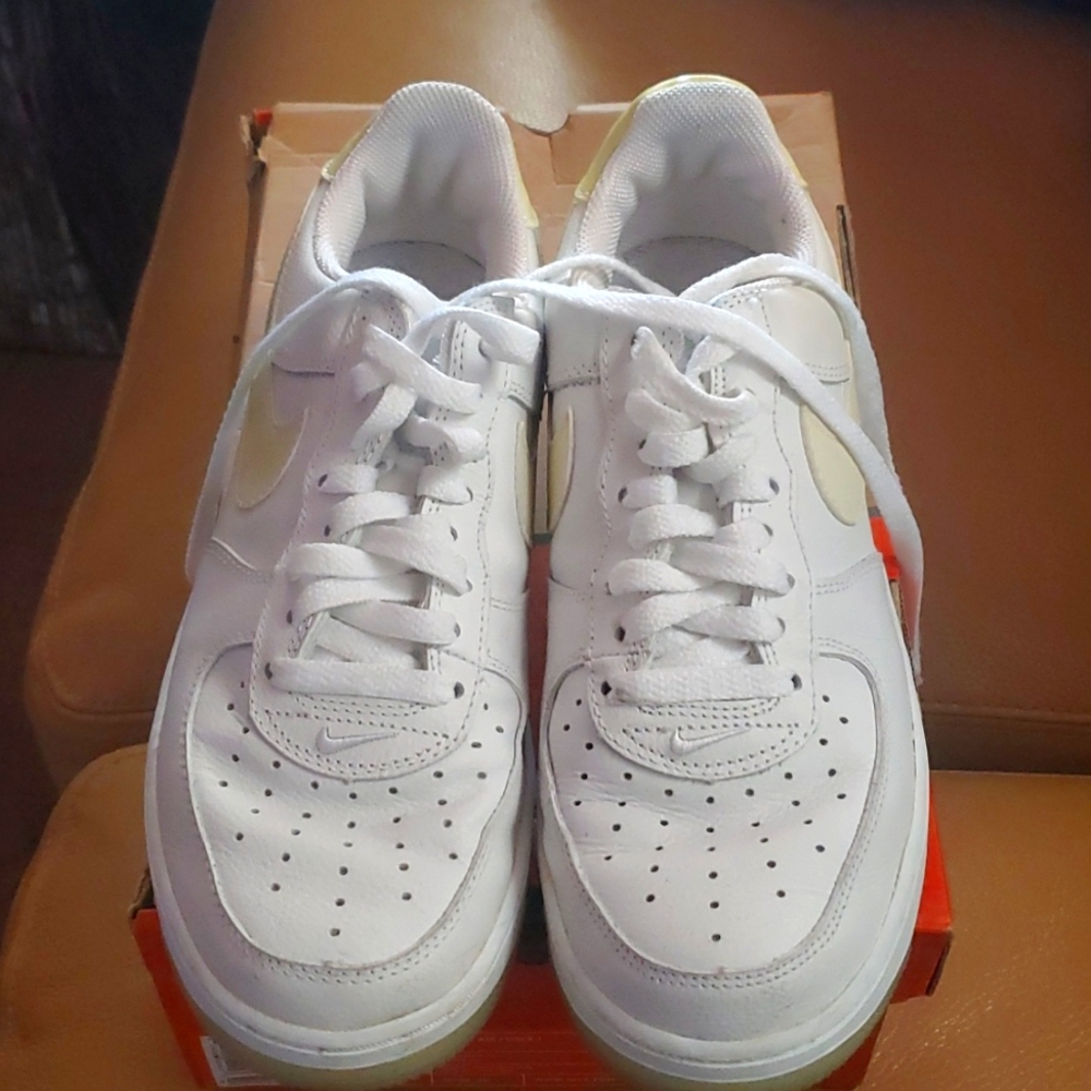 NIKE Air Force 1